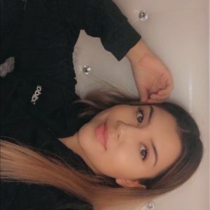 Meet your Posher, Ariana